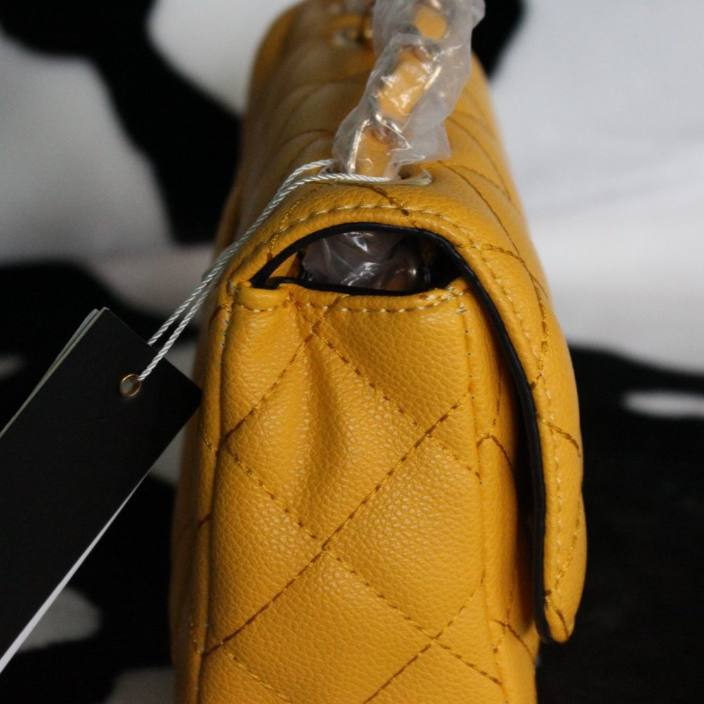 IsabeLLe Handbag - Picture 2 of 6